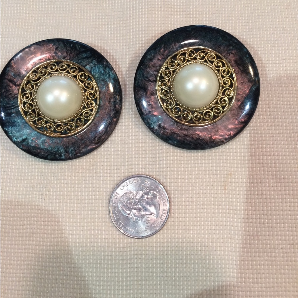 Vintage clip earrings